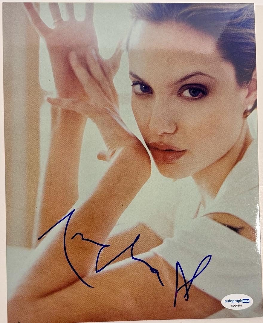 Angelina Jolie Signed 8x10 Photo - ACOA #02